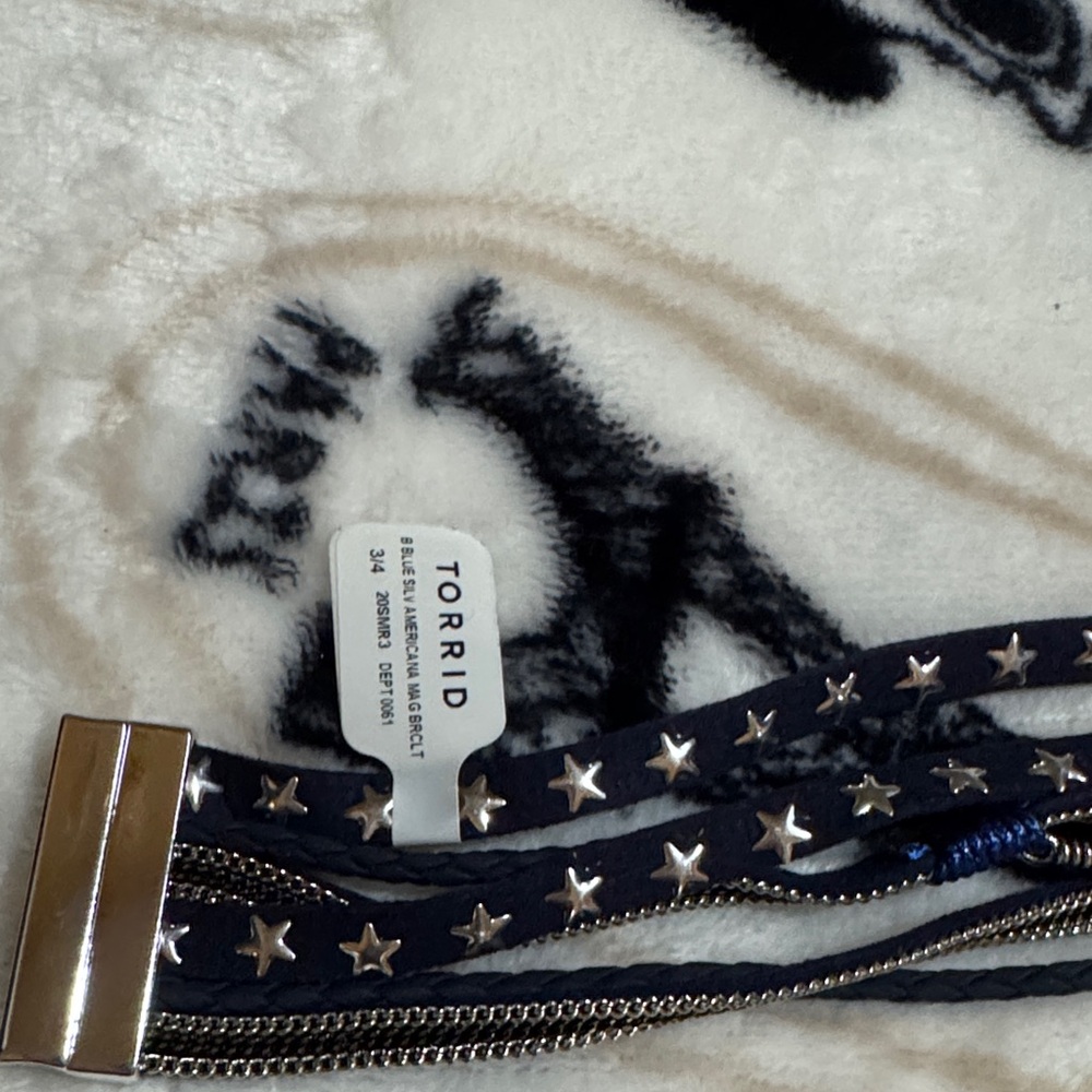 NWT Torrid Blue Star American Bracelet Size 3/4 Magnetic Closure - Picture 5 of 8